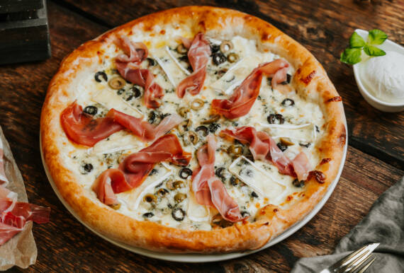 KNAR Restaurant & Pizza