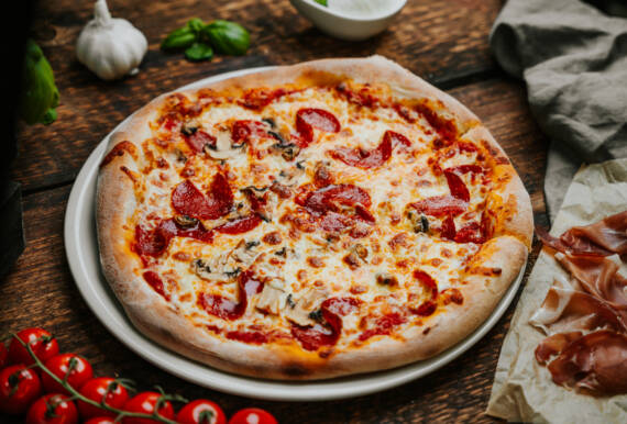 KNAR Restaurant & Pizza